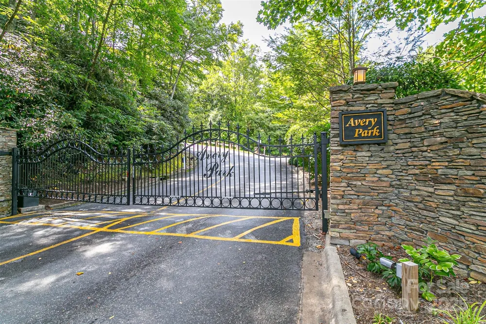 579 Bluemist Way Arden, NC 28704