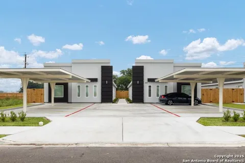 848 Deluxe Street
