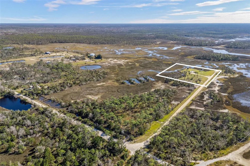 125 SW 284 Steinhatchee, FL 32359