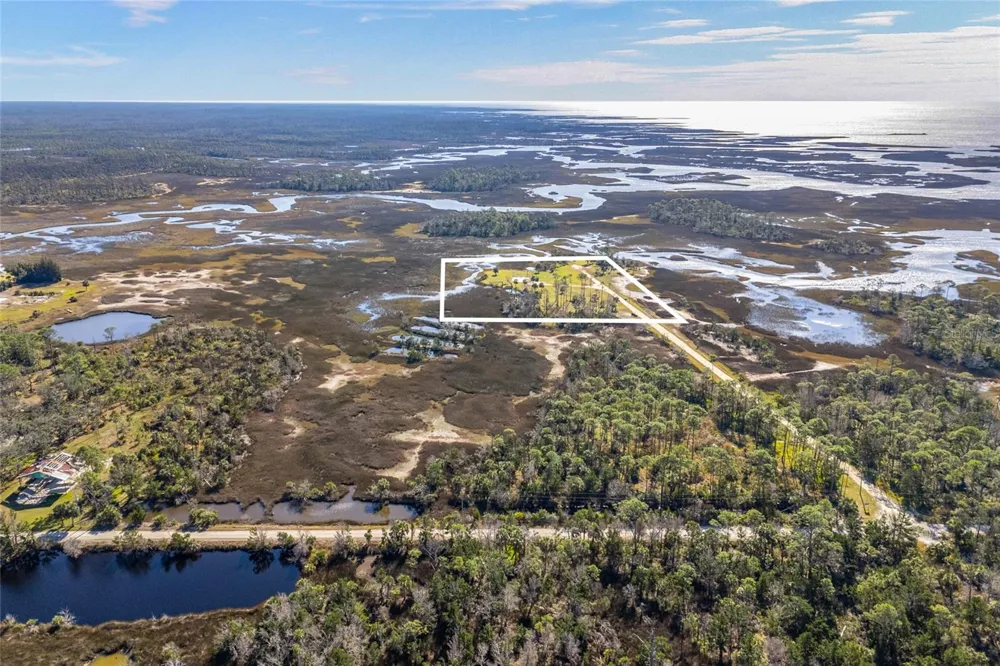125 SW 284 Steinhatchee, FL 32359
