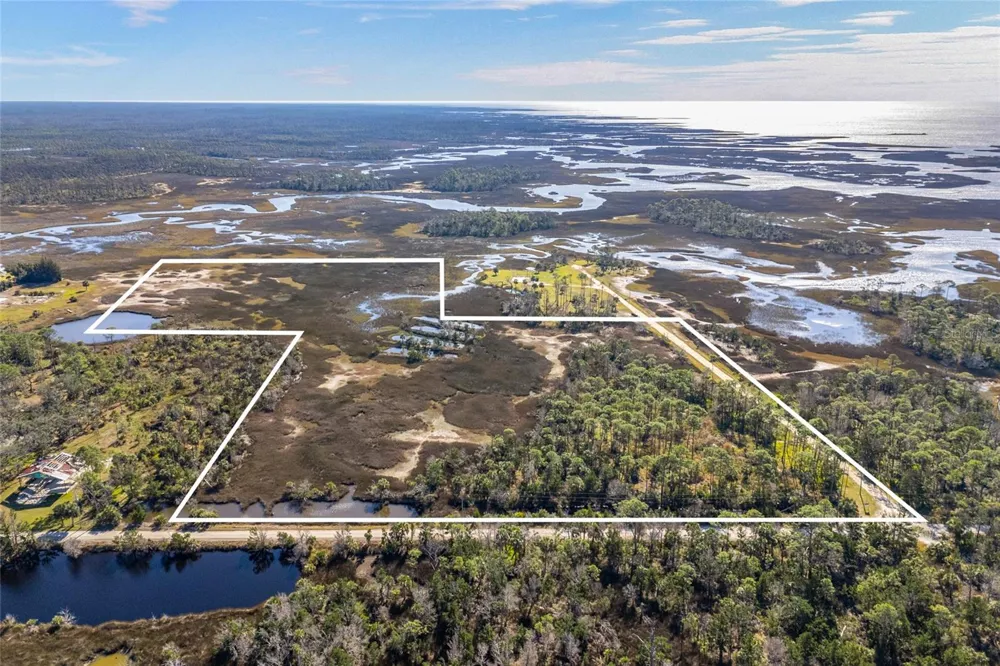125 SW 284 Steinhatchee, FL 32359