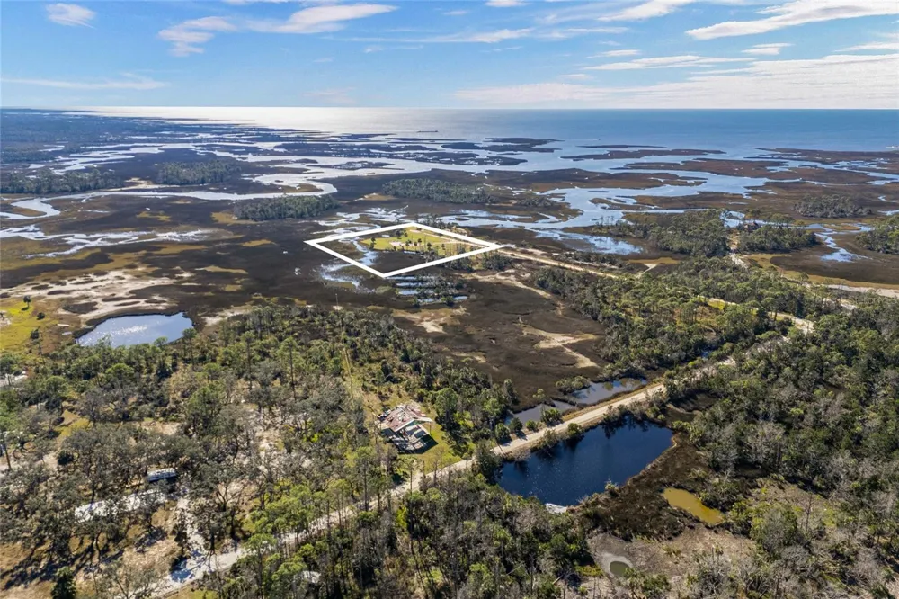 125 SW 284 Steinhatchee, FL 32359