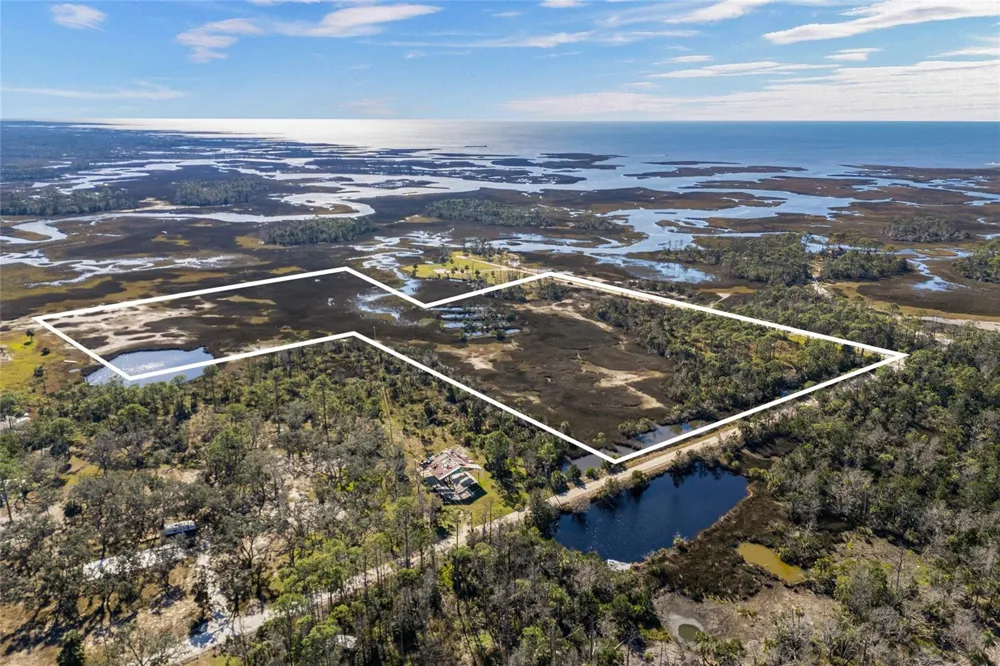 125 SW 284 Steinhatchee, FL 32359