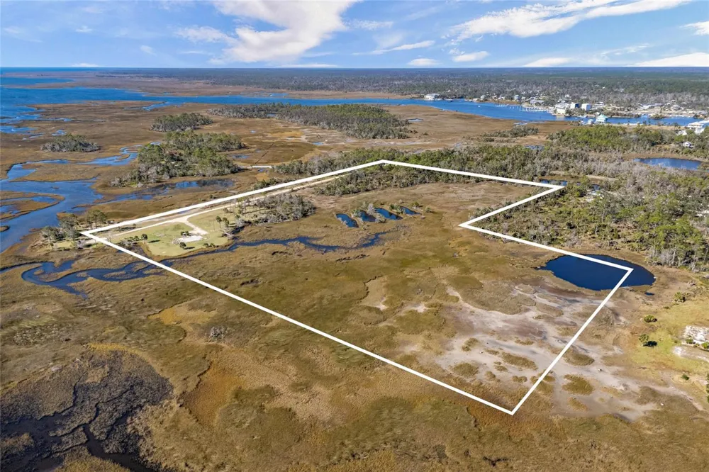 125 SW 284 Steinhatchee, FL 32359