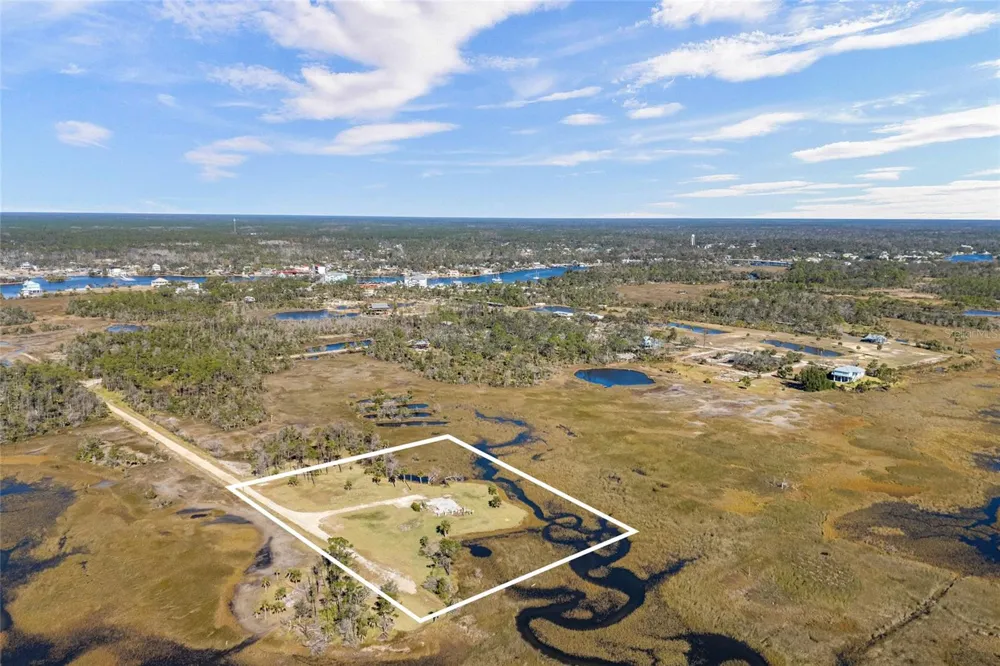 125 SW 284 Steinhatchee, FL 32359