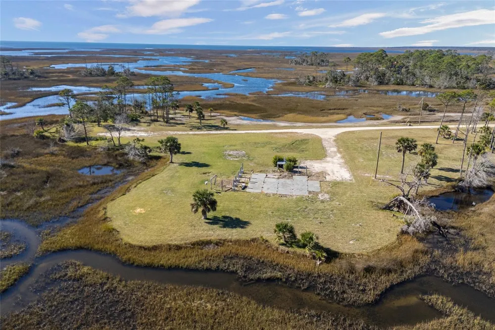 125 SW 284 Steinhatchee, FL 32359