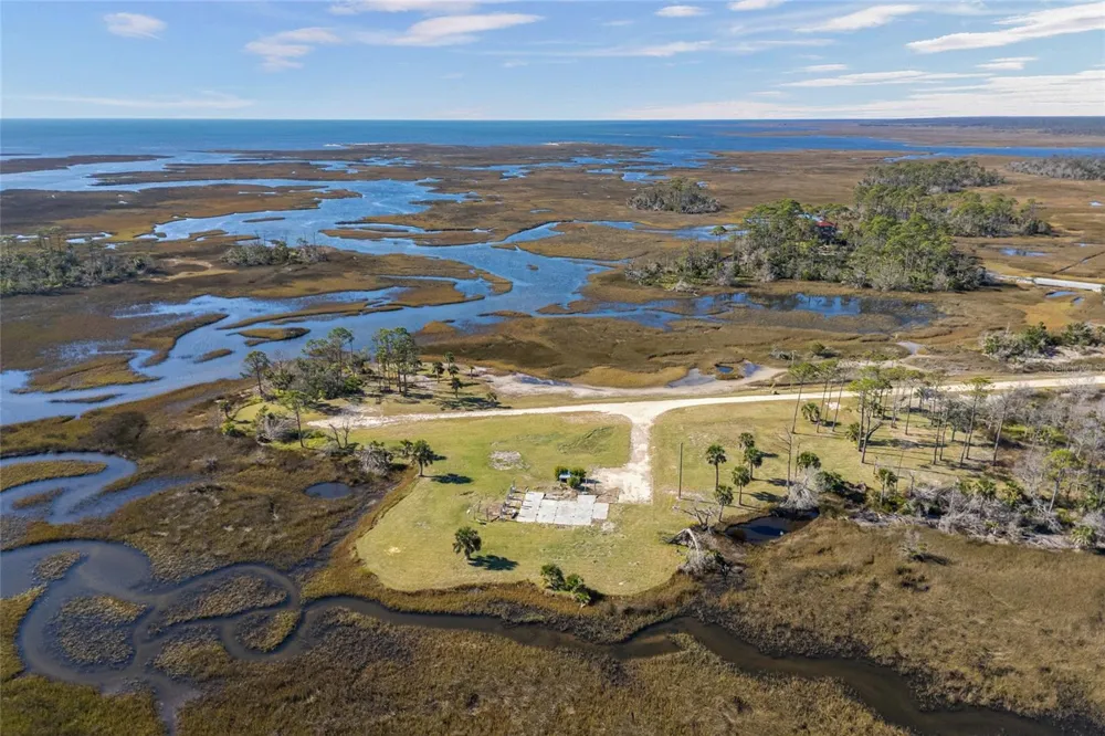 125 SW 284 Steinhatchee, FL 32359