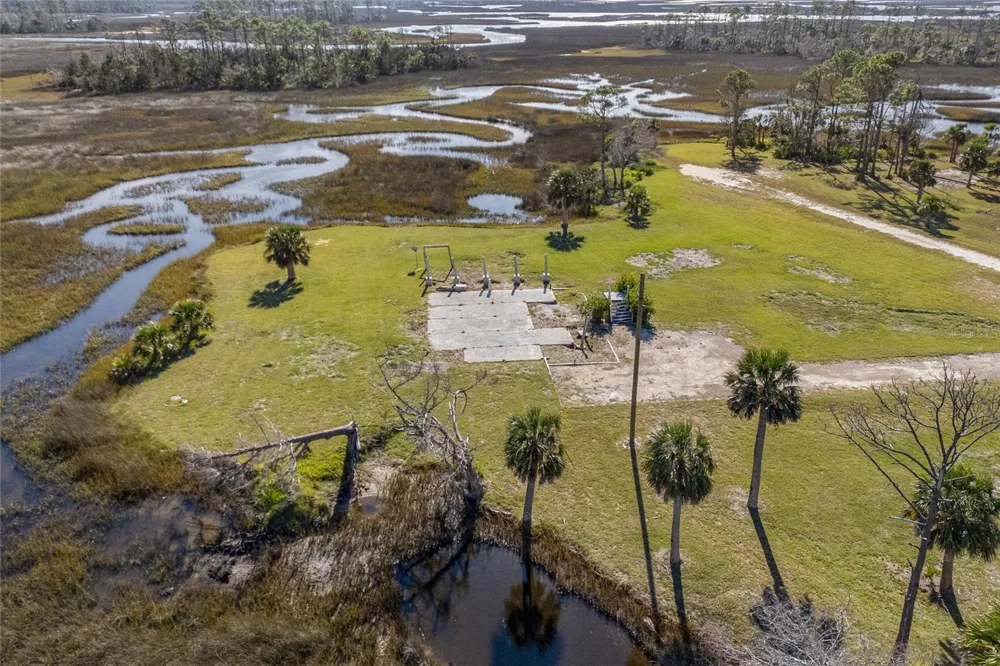 125 SW 284 Steinhatchee, FL 32359