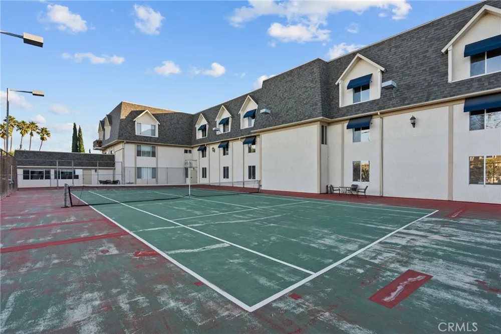 2385 Roscomare #F16 Bel Air, CA 90077