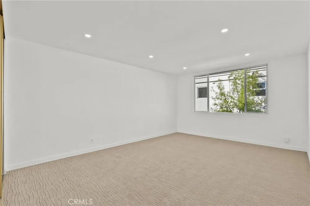 2385 Roscomare #F16 Bel Air, CA 90077