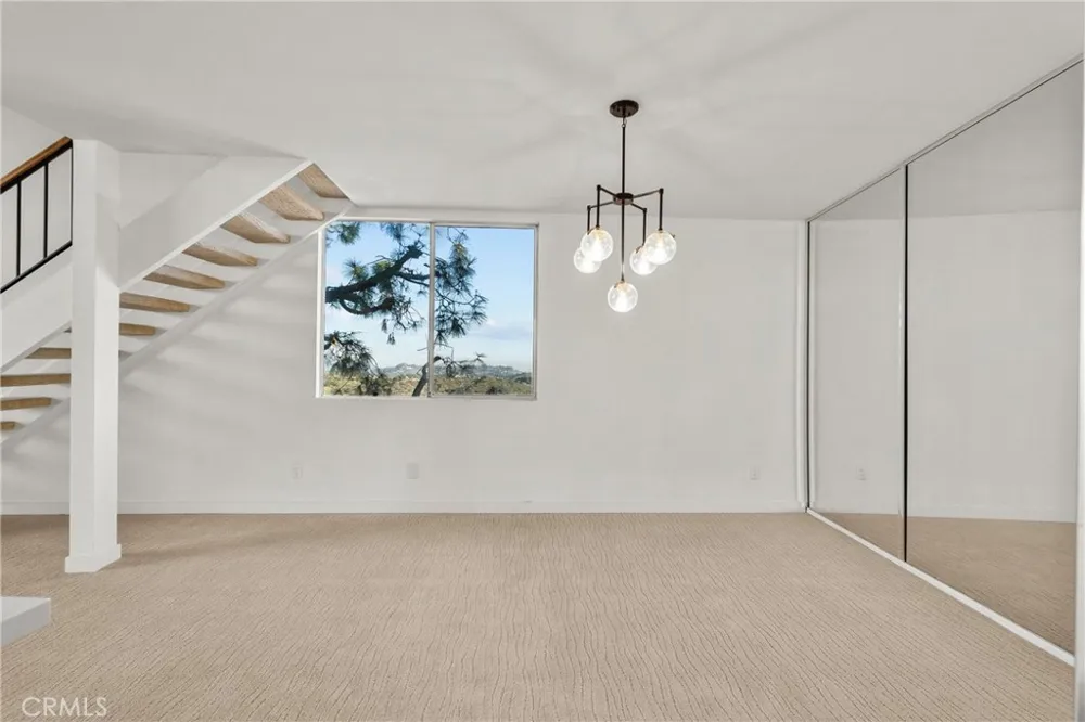 2385 Roscomare #F16 Bel Air, CA 90077