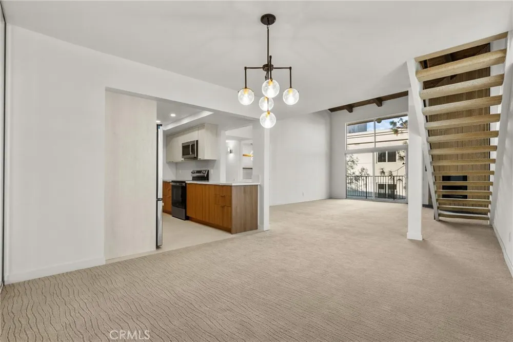 2385 Roscomare #F16 Bel Air, CA 90077
