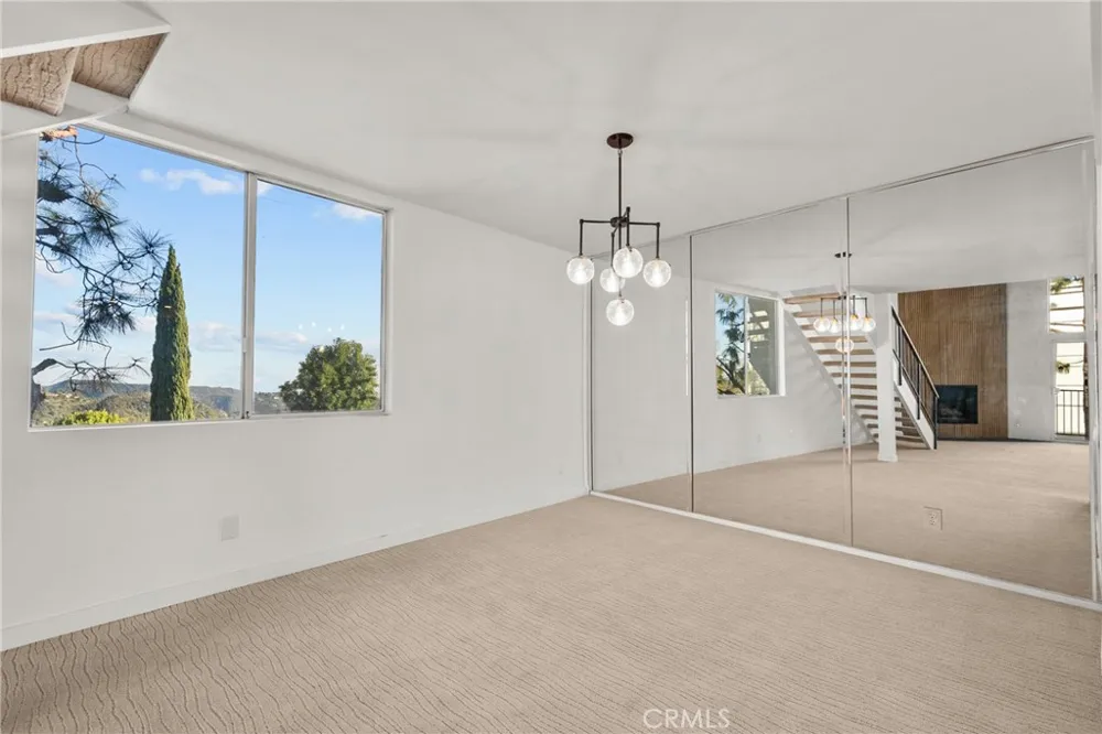 2385 Roscomare #F16 Bel Air, CA 90077
