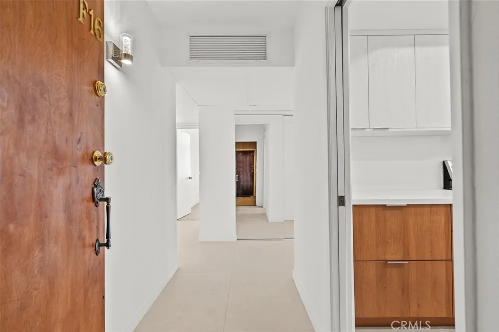 2385 Roscomare #F16 Bel Air, CA 90077