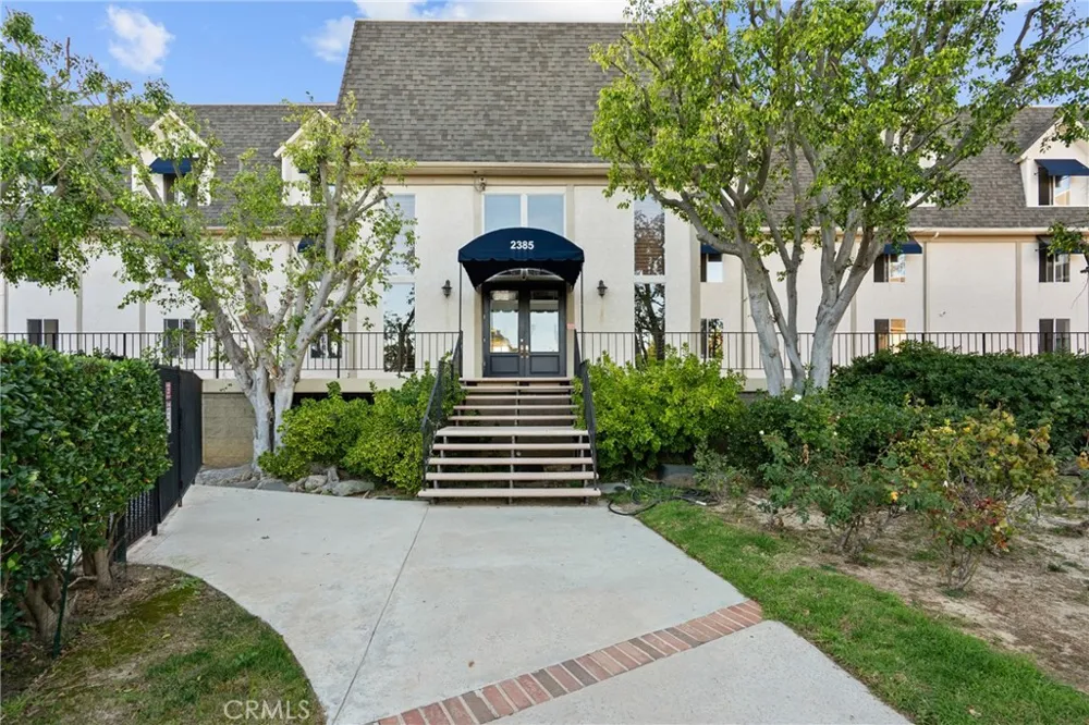 2385 Roscomare #F16 Bel Air, CA 90077