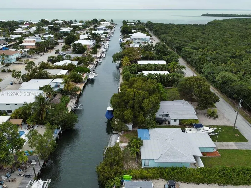 1403 Grouper Dr Marathon, FL 33050