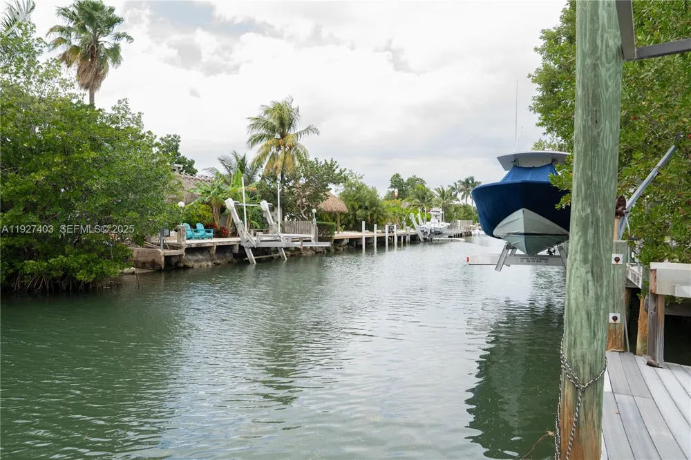 1403 Grouper Dr Marathon, FL 33050