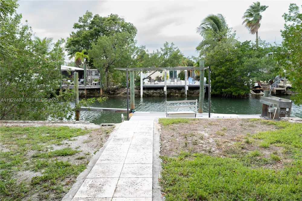 1403 Grouper Dr Marathon, FL 33050