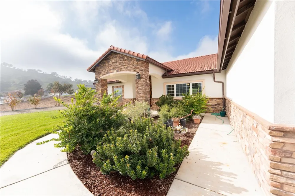 16605 Deer Creek Drive Springville, CA 93265