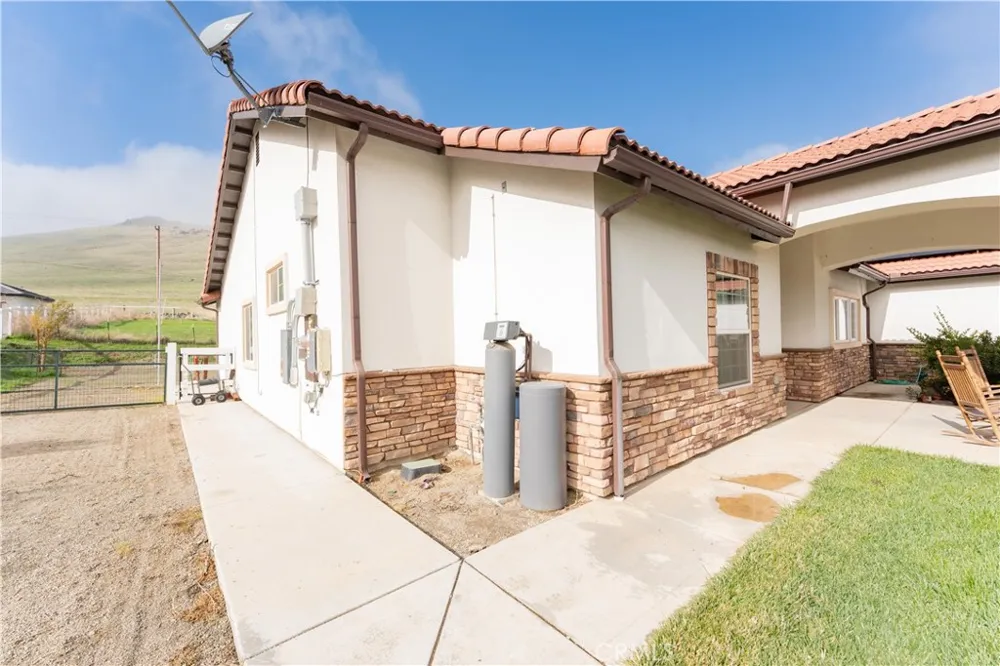 16605 Deer Creek Drive Springville, CA 93265