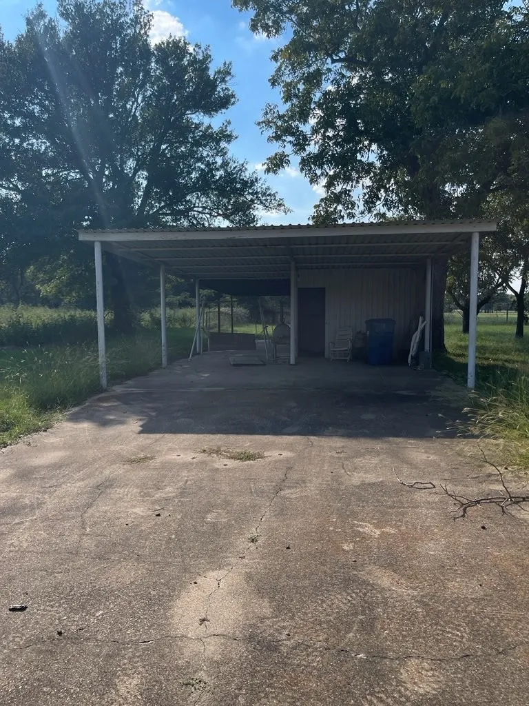 1001 S Fairway Street Fairfield, TX 75840
