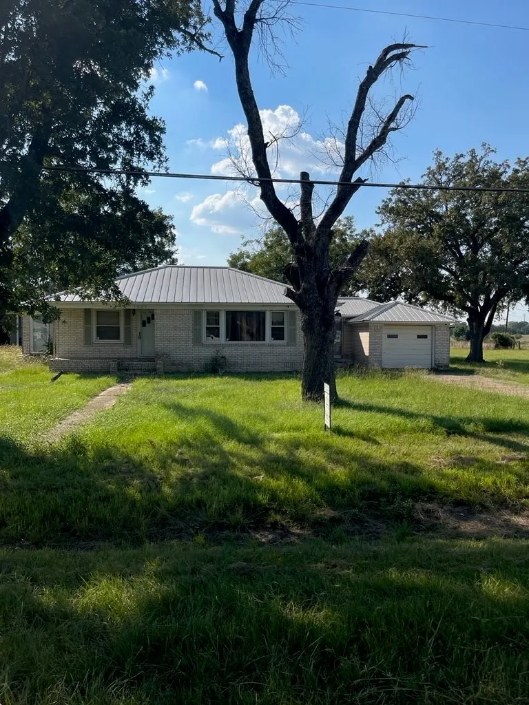 1001 S Fairway Street Fairfield, TX 75840