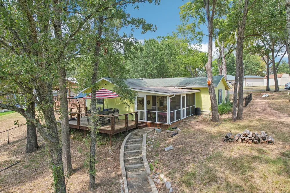 176 Bayside Circle Malakoff, TX 75148