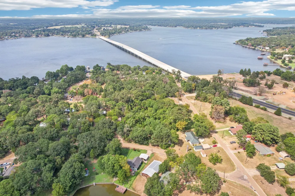 176 Bayside Circle Malakoff, TX 75148