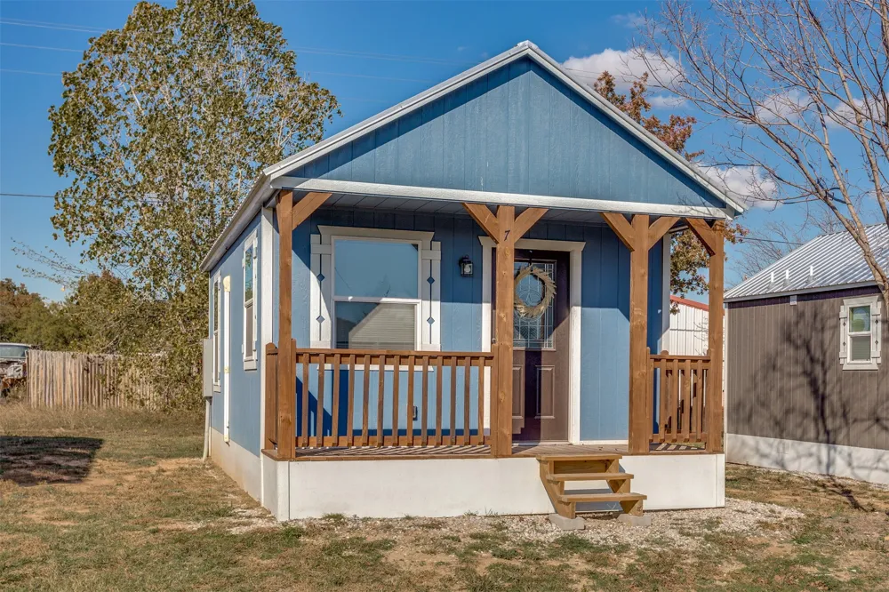 5001 Knob Hill Road #D2-D5 Azle, TX 76020
