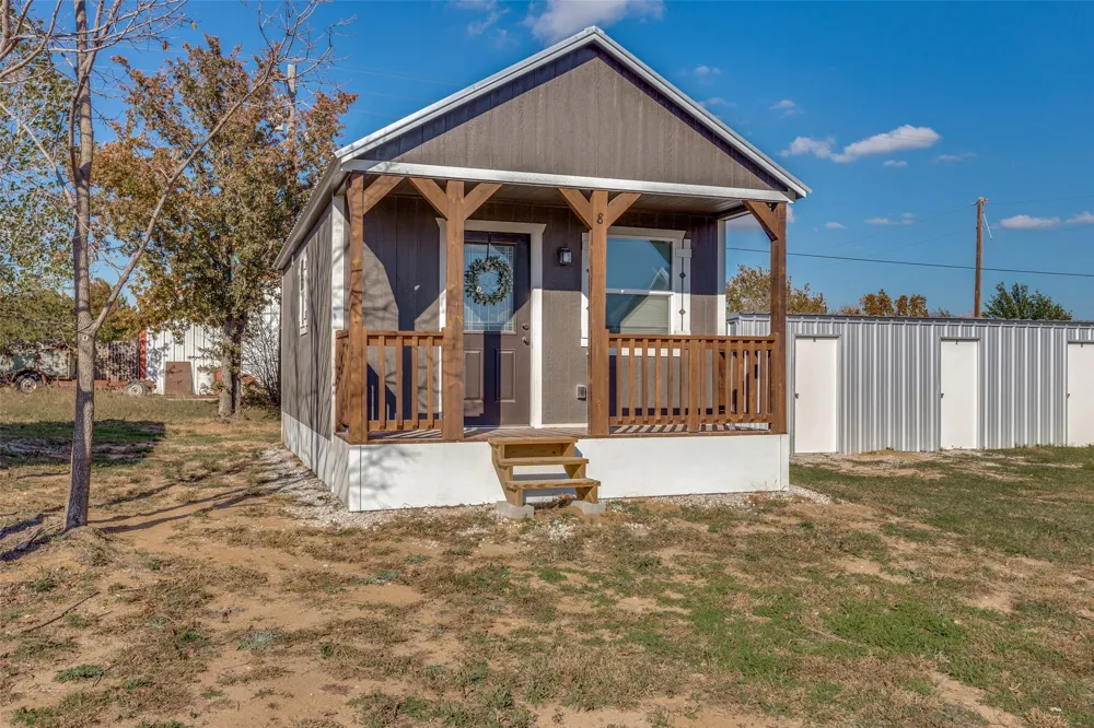 5001 Knob Hill Road #D2-D5 Azle, TX 76020