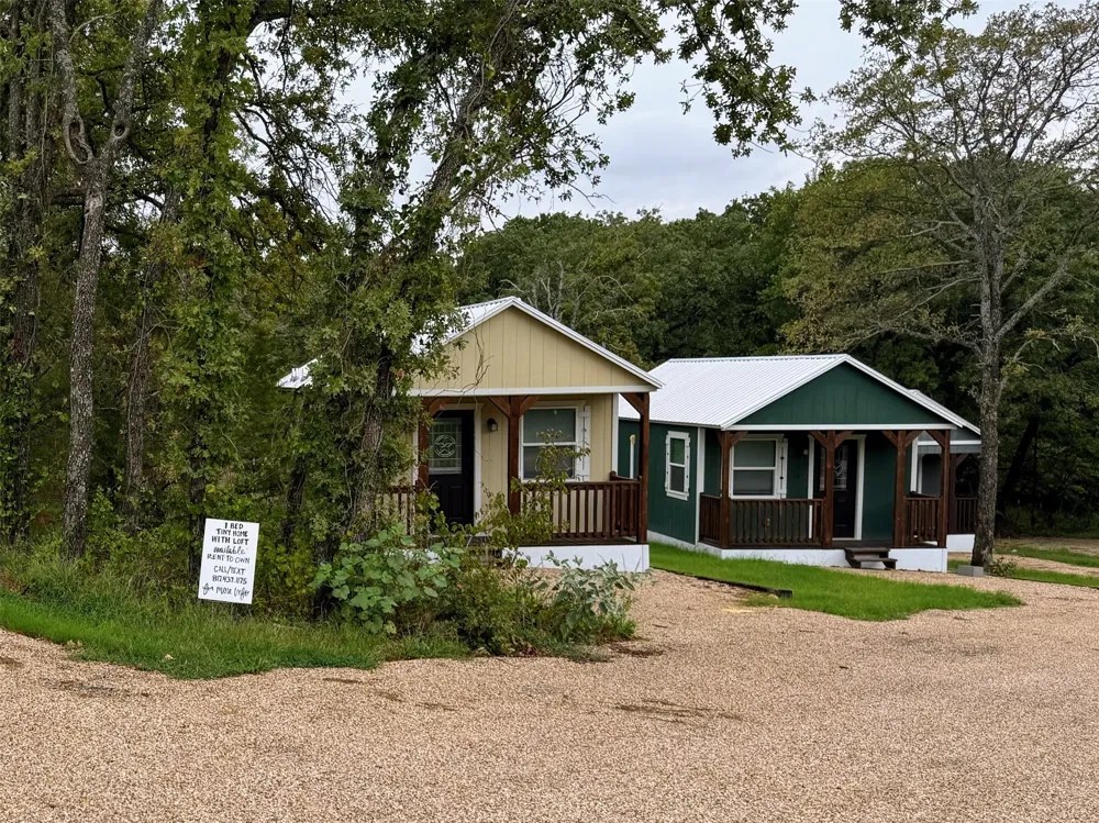 5001 Knob Hill Road #D2-D5 Azle, TX 76020