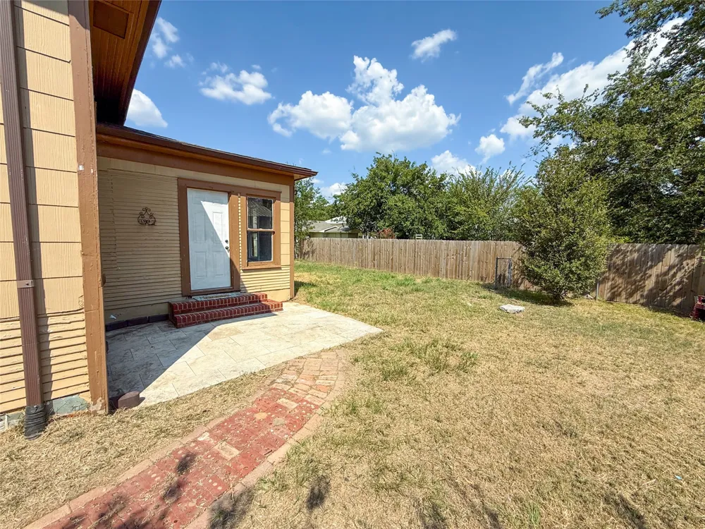 1210 Monroe Street Commerce, TX 75428