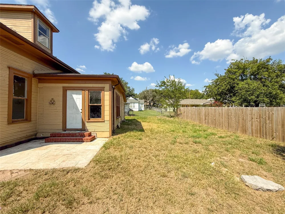 1210 Monroe Street Commerce, TX 75428