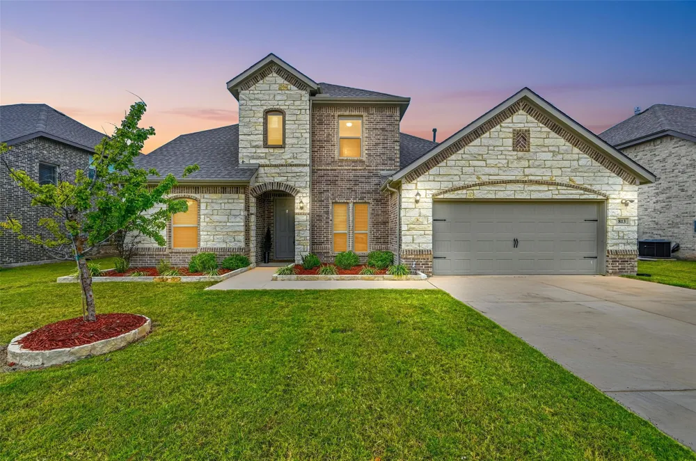 813 Comal Drive Mansfield, TX 76063