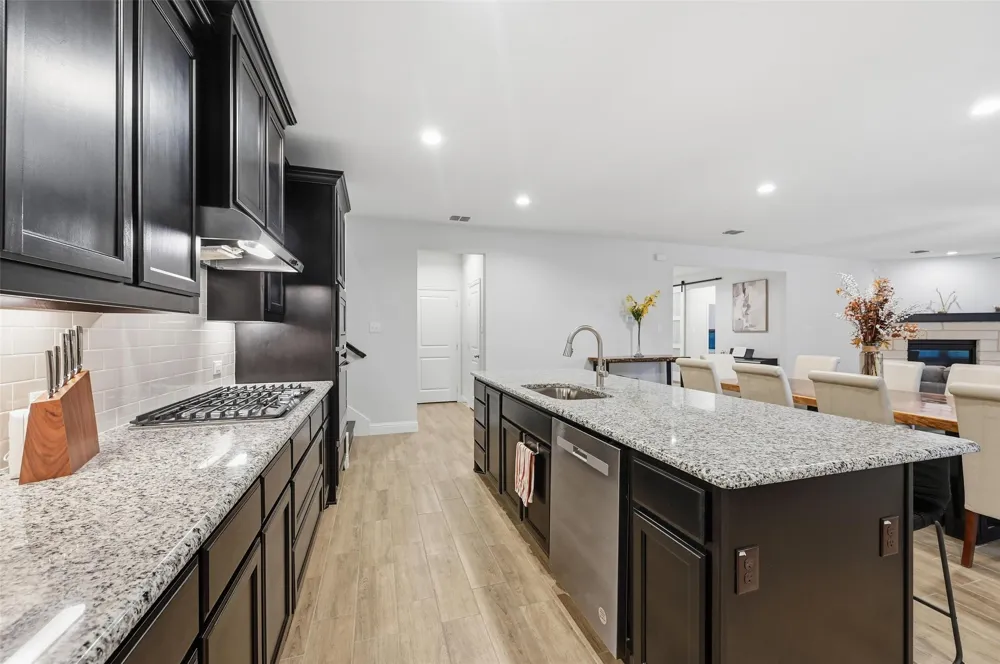 813 Comal Drive Mansfield, TX 76063
