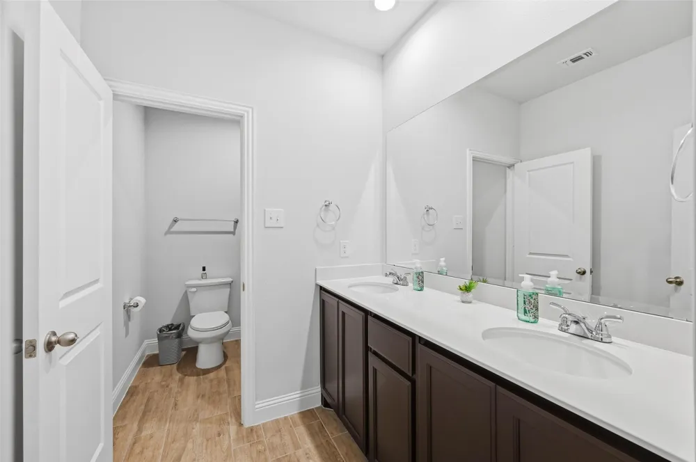813 Comal Drive Mansfield, TX 76063