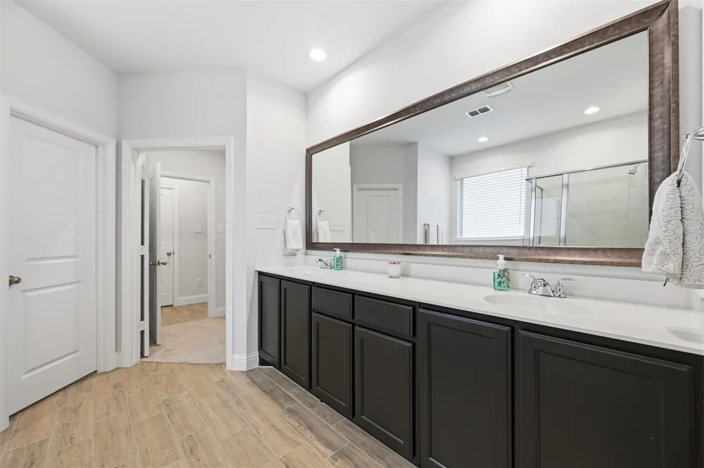 813 Comal Drive Mansfield, TX 76063