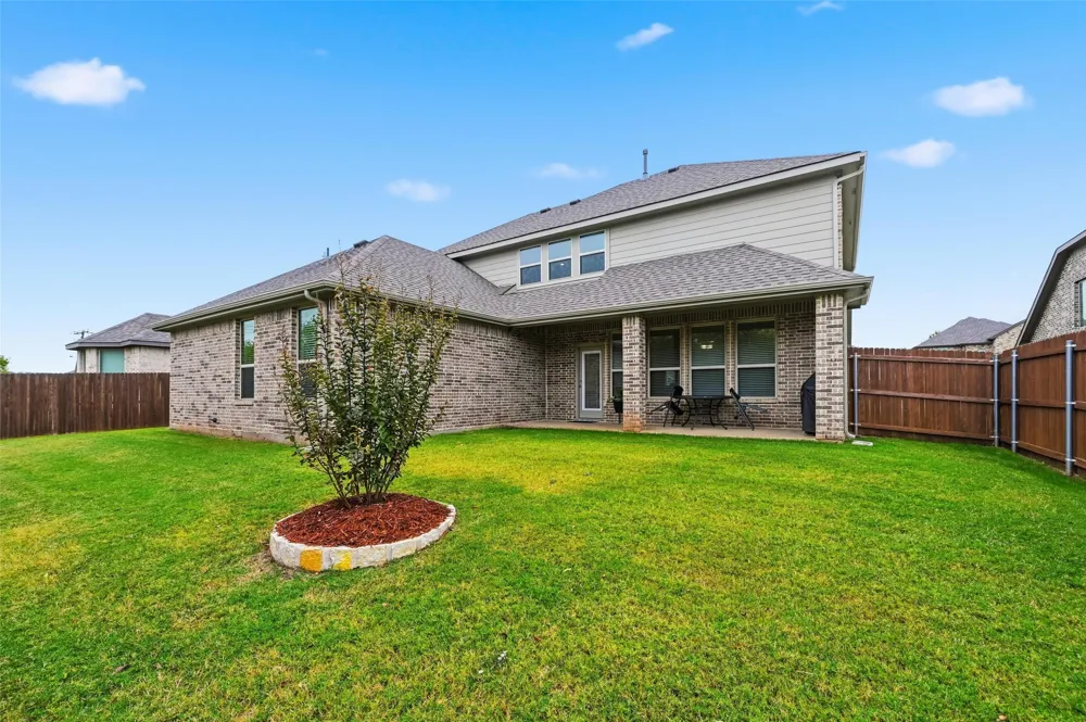 813 Comal Drive Mansfield, TX 76063
