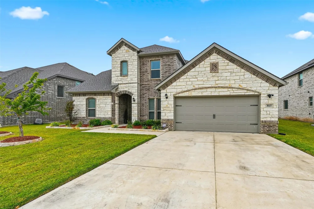 813 Comal Drive Mansfield, TX 76063
