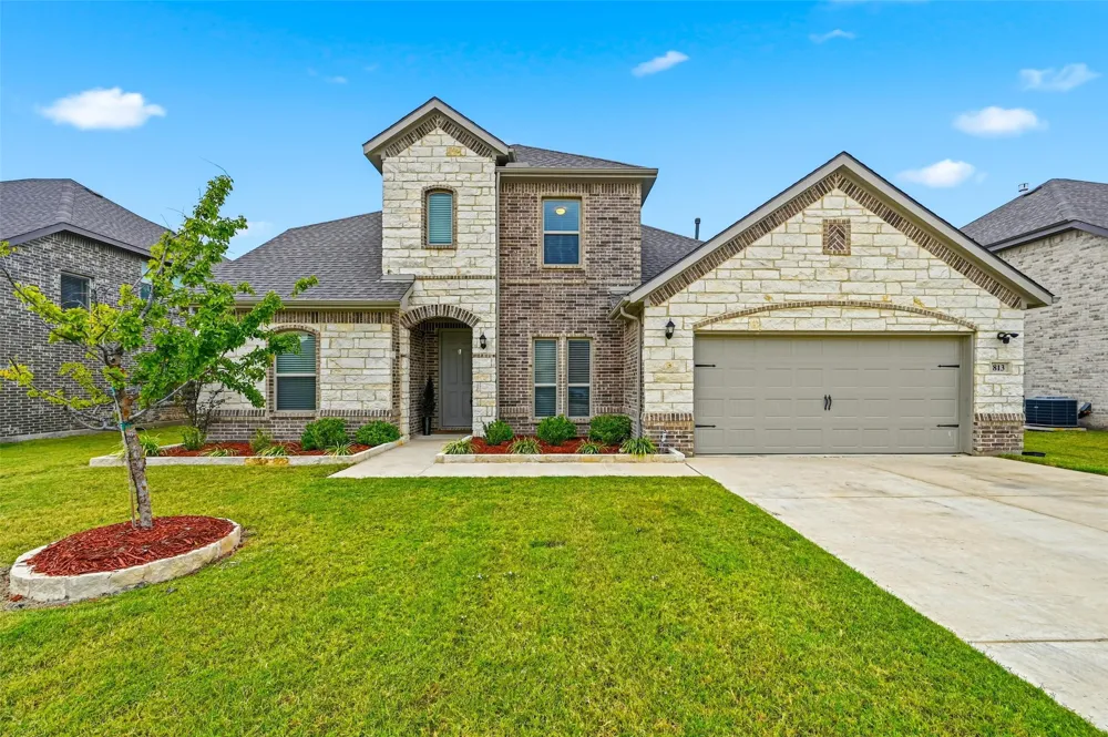 813 Comal Drive Mansfield, TX 76063