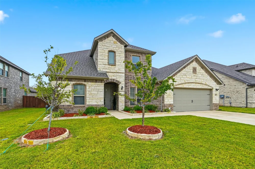 813 Comal Drive Mansfield, TX 76063