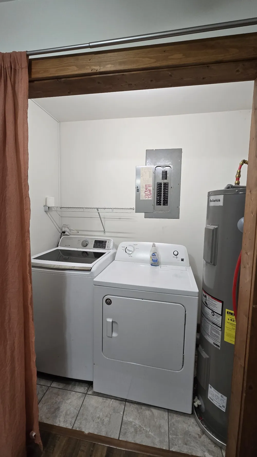 201 Walton Ave Lafayette, TN 37083