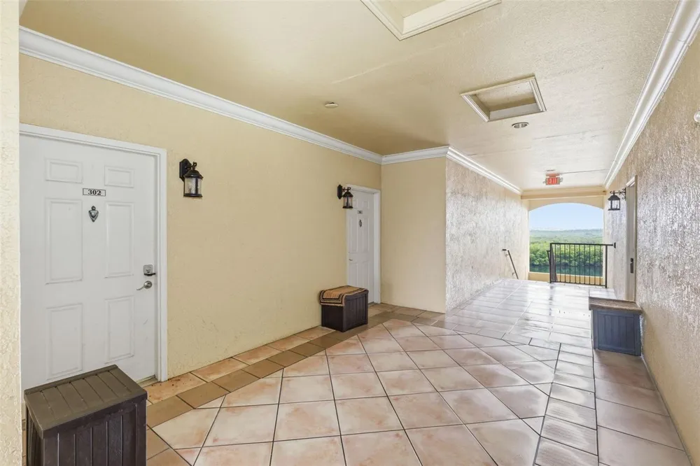 4345 BAYSIDE VILLAGE DRIVE #302 Tampa, FL 33615