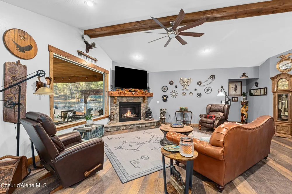 28615 Milan Road Chattaroy, WA 99003