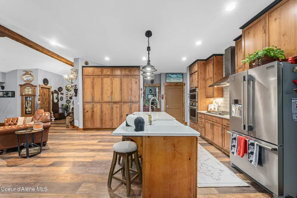 28615 Milan Road Chattaroy, WA 99003