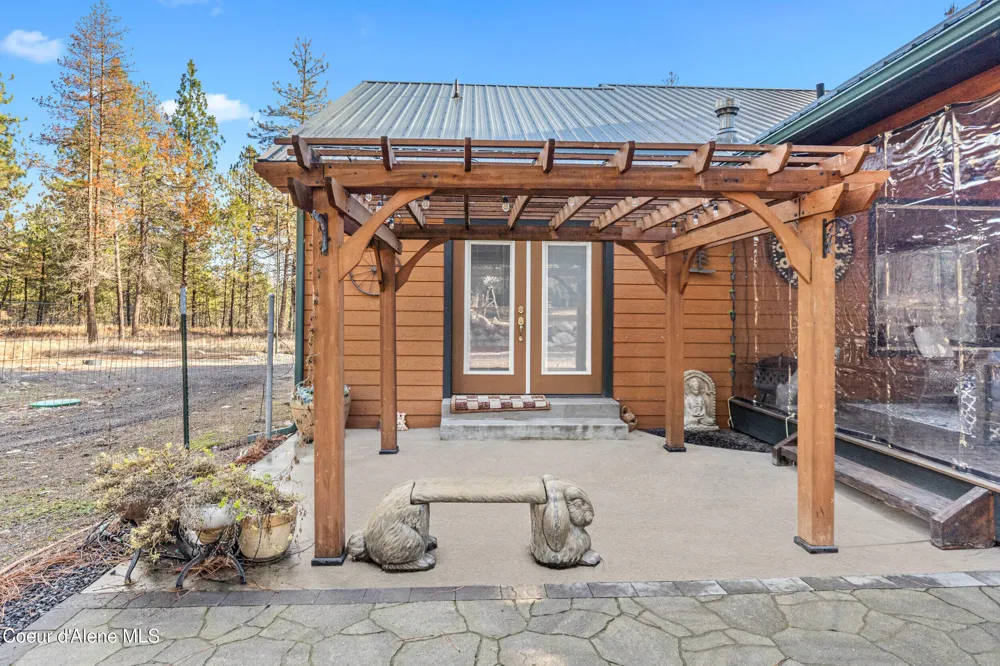 28615 Milan Road Chattaroy, WA 99003