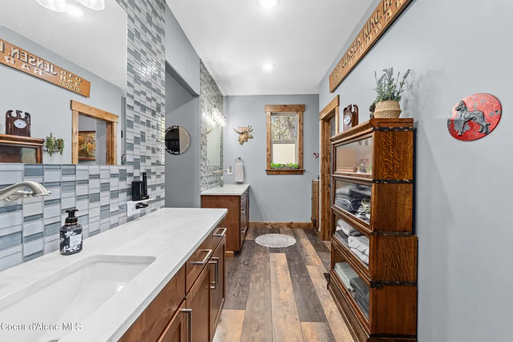28615 Milan Road Chattaroy, WA 99003