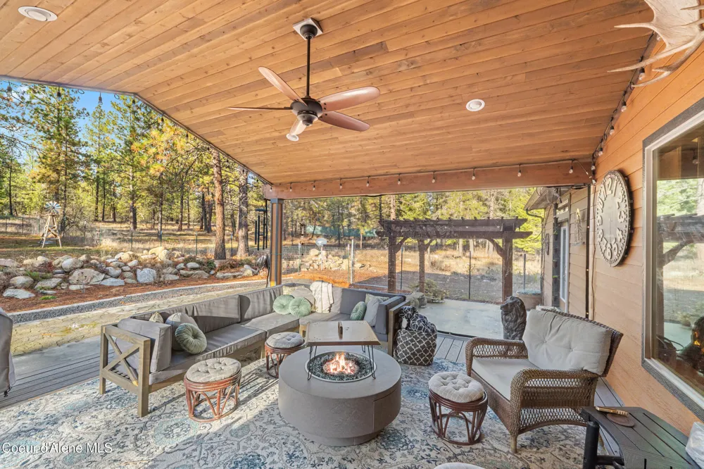 28615 Milan Road Chattaroy, WA 99003