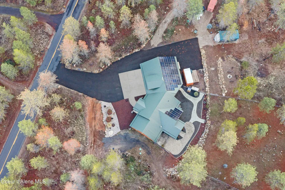 28615 Milan Road Chattaroy, WA 99003