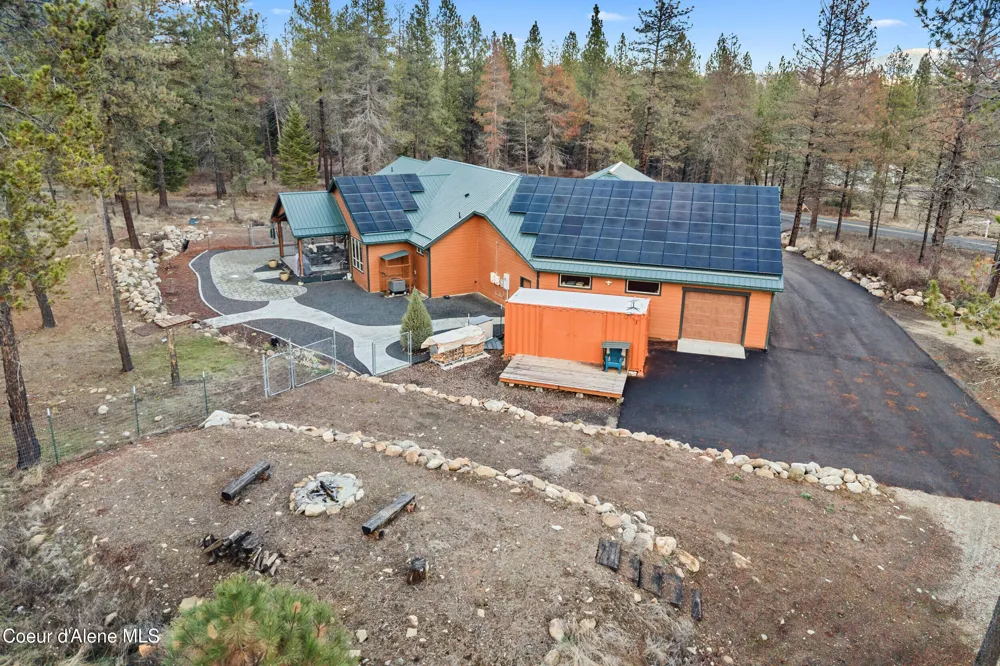 28615 Milan Road Chattaroy, WA 99003